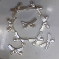 پیکسل سه بعدی پاپیون سوراخ دار رنگ صدفی