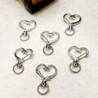 قفل فانتزی نقره ای طرح قلب