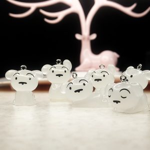 آویز سگ سیبیل دار